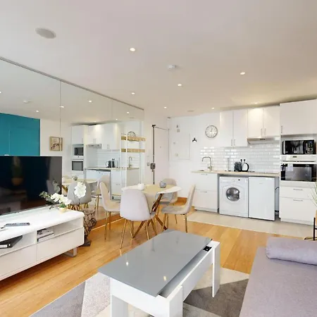 Bluestay 551 - Superb In